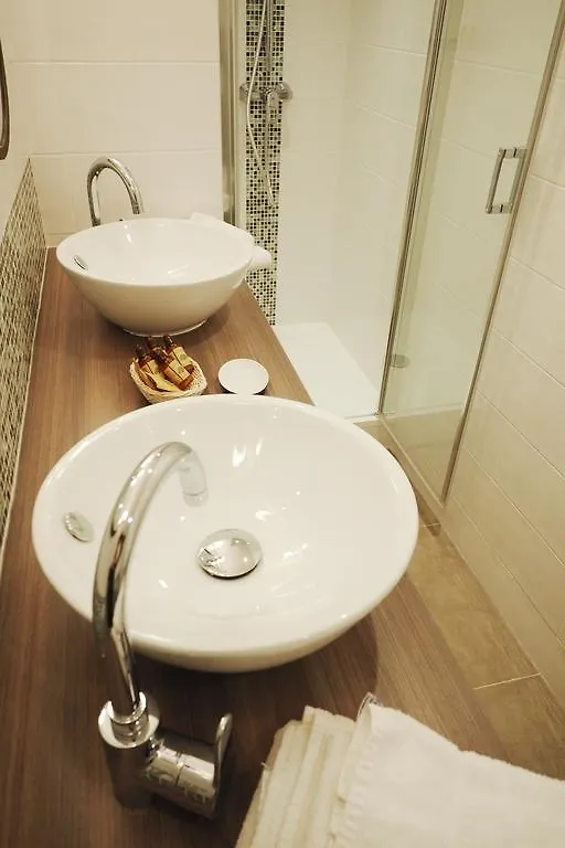 Louvre Opera Classic Chicsuites باريس