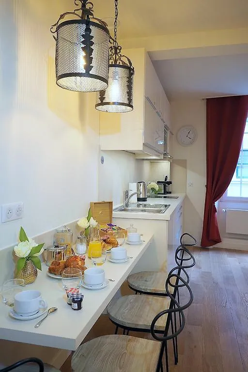 Louvre Opera Classic Chicsuites باريس
